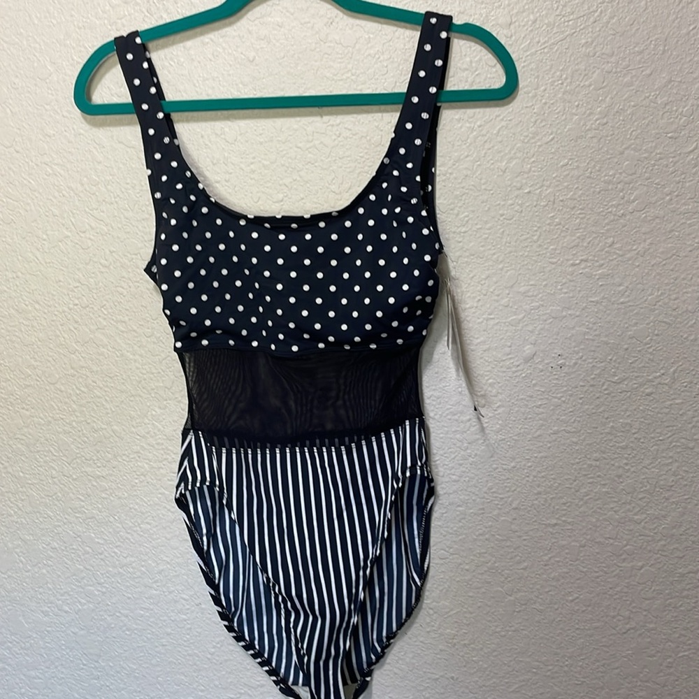 Anne Cole Collection Black And White One Piece Swimsuit. NWT. Size 12. - Picture 4 of 12